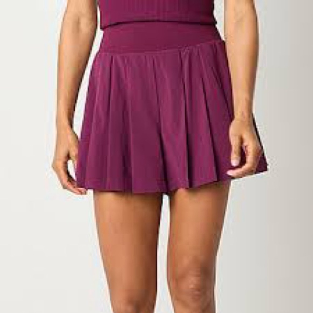 NEW Stylus Sweet‎ Plum Pleated Skort